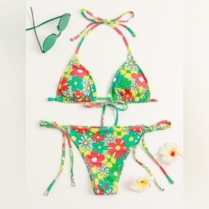 Romwe floral triangle thong bikini swimsuit. Women’s size M.